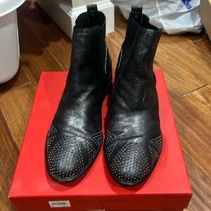Donald J Pliner boots